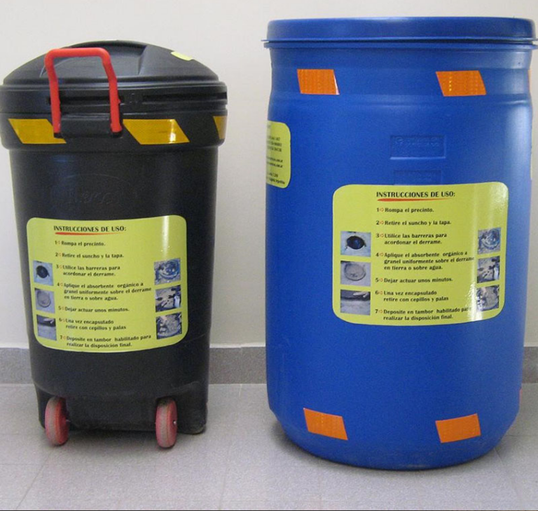 kit control de derrames de hidrocarburos y derivados movil 10