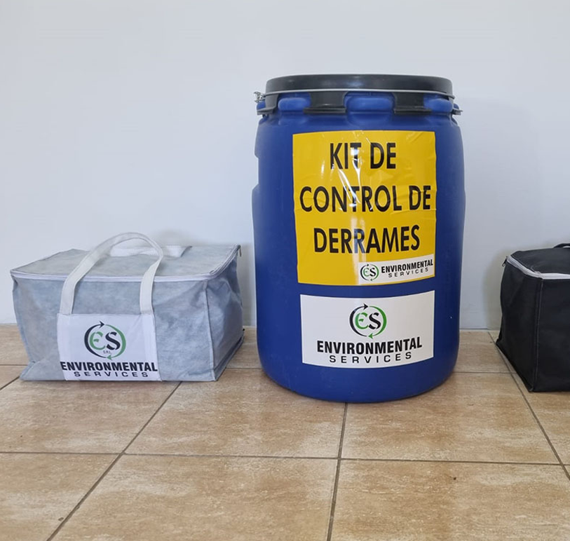 kit control de derrames de hidrocarburos y derivados movil 4