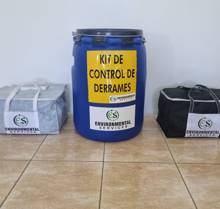 kit control de derrames de hidrocarburos y derivados movil 6