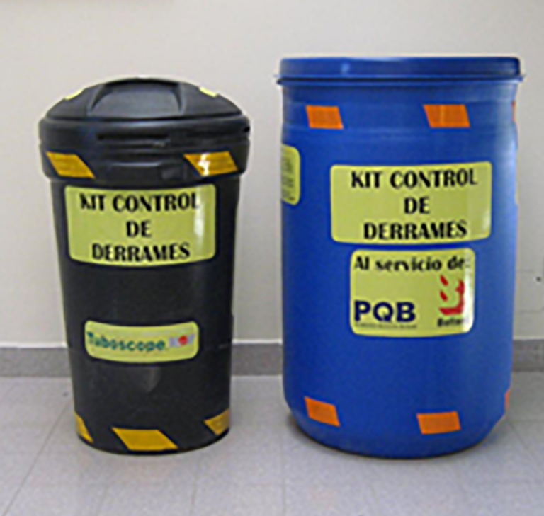 kit control de derrames de hidrocarburos y derivados movil 9